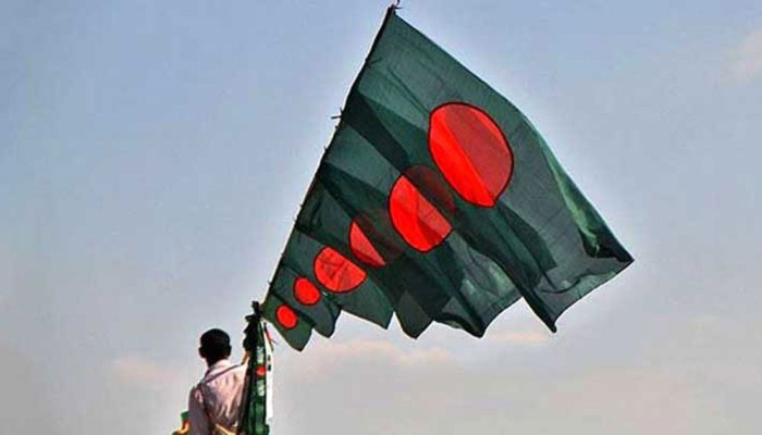 জাতীয় পতাকার মর্যাদা রক্ষায় ৩ সদস্যের কমিটি