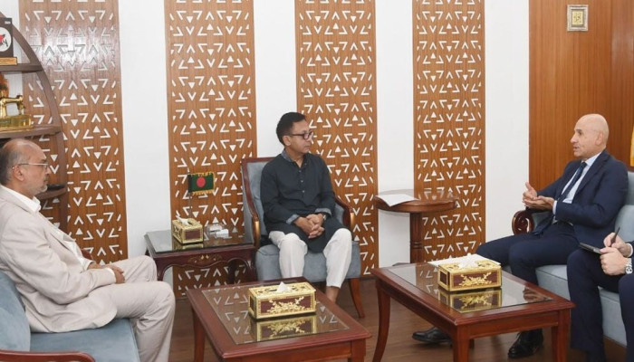 ইতালির বিনিয়োগে বাংলাদেশের চামড়া খাতে সহযোগিতা বাড়ানোর আলোচনা