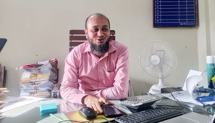 নিজে টাকা খুইয়ে সবাইকে সতর্ক করলেন সমাজসেবা কর্মকর্তা
