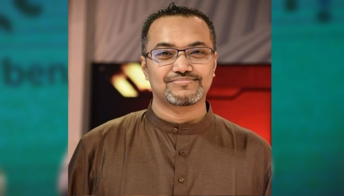 কুষ্টিয়ার সেই শিক্ষককে প্রধানমন্ত্রীর নির্দেশে নিরাপদে বাসায় পৌঁছে দেওয়া হয়েছে