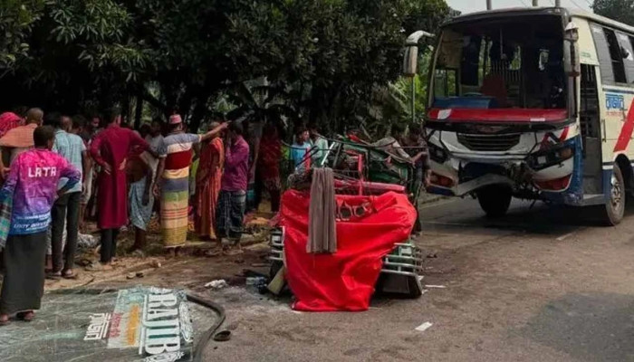 ময়মনসিংহে বাস-অটোরিকশা সংঘর্ষে ৭ জন নিহত