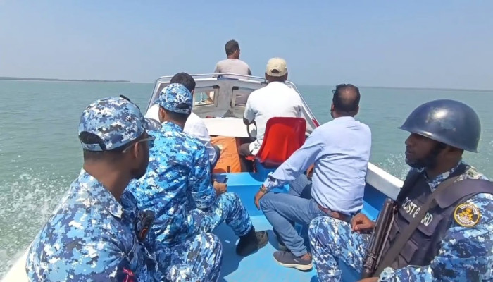 চট্টগ্রাম ও কক্সবাজারের উপকূলে মা ইলিশ সংরক্ষণে যৌথ অভিযান
