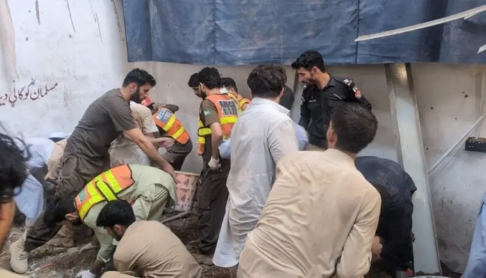 পাকিস্তানে স্কুলের ছাদ ধসে ১৭ শিক্ষার্থীর মৃত্যু