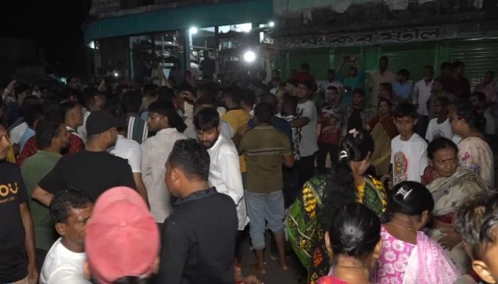 ১২ ঘণ্টাও মেলেনি সমাধান, বিসর্জন না দিয়ে মন্দিরে ফেরানো হলো প্রতিমা