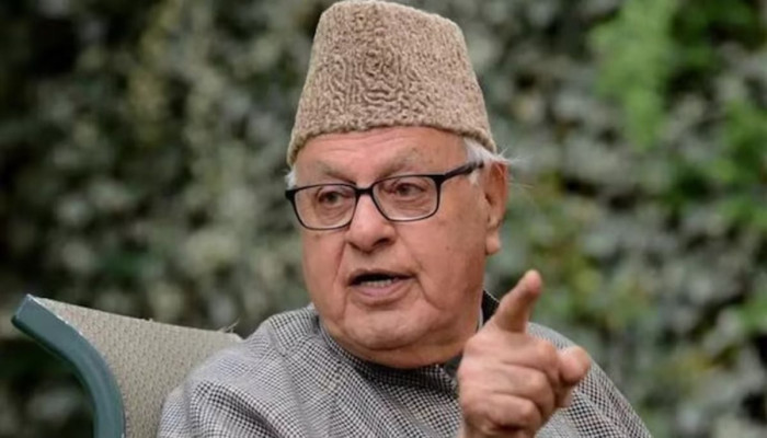 ‘কাশ্মীরিদের রক্ষা করছে পাকিস্তান’, ফারুকের এমন মন্তব্যকে দেশদ্রোহ বলছে বিজেপি